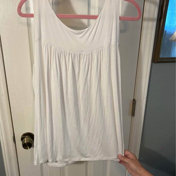 Dressbarn white embellished tank top size 3X - Picture 2 of 4